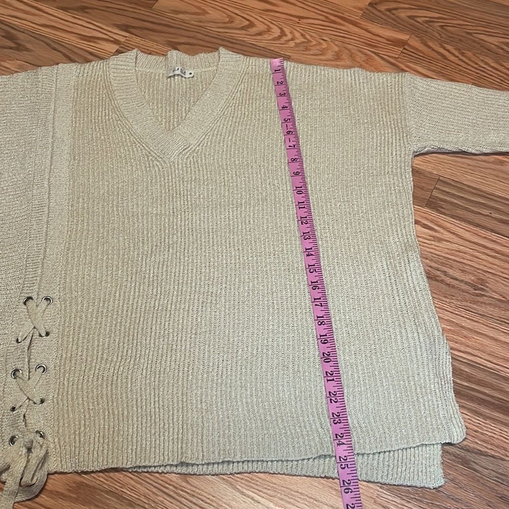 ILLA ILLA Oversized  Cream Sweater, aesthetic natural color, beige, neutral, S - Picture 5 of 7